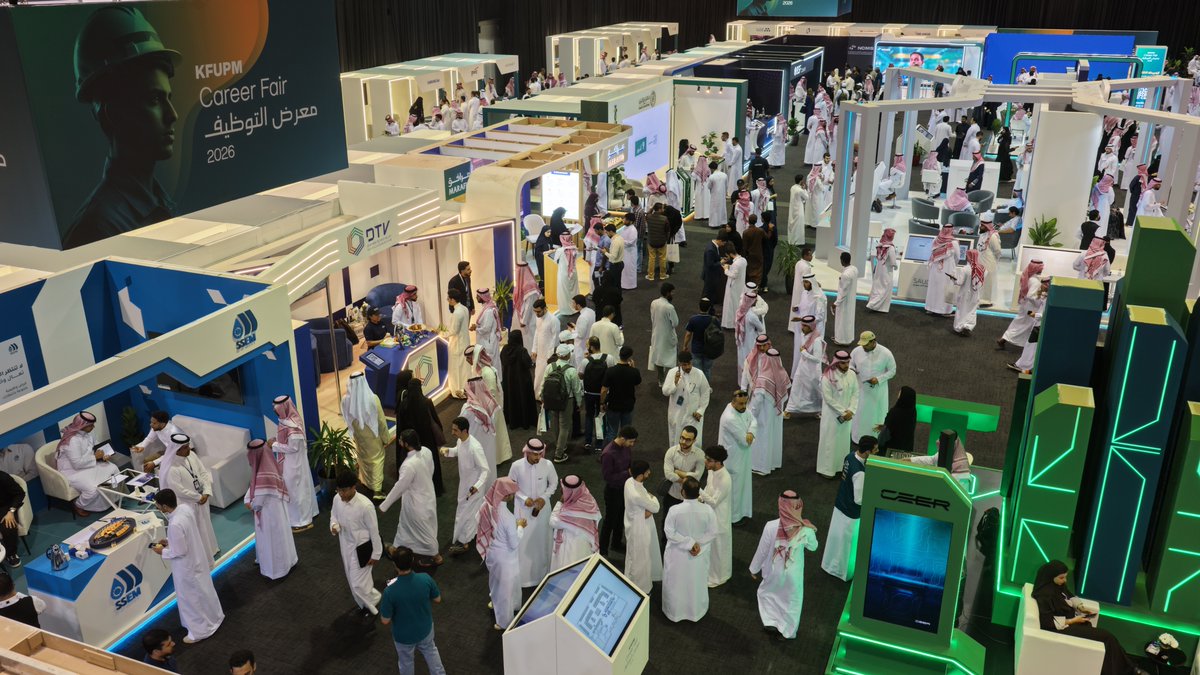 KFUPM's tweet image. بمشاركة أكثر من 70 جهة كبرى، افتتح صاحب السمو الملكي الأمير سعود بن نايف، أمير المنطقة الشرقية، صباح اليوم، معرض التوظيف 2026 في #جامعة_الملك_فهد_للبترول_والمعادن

لقراءة المزيد: link.kfupm.sa/career-fair2026

#KFUPM