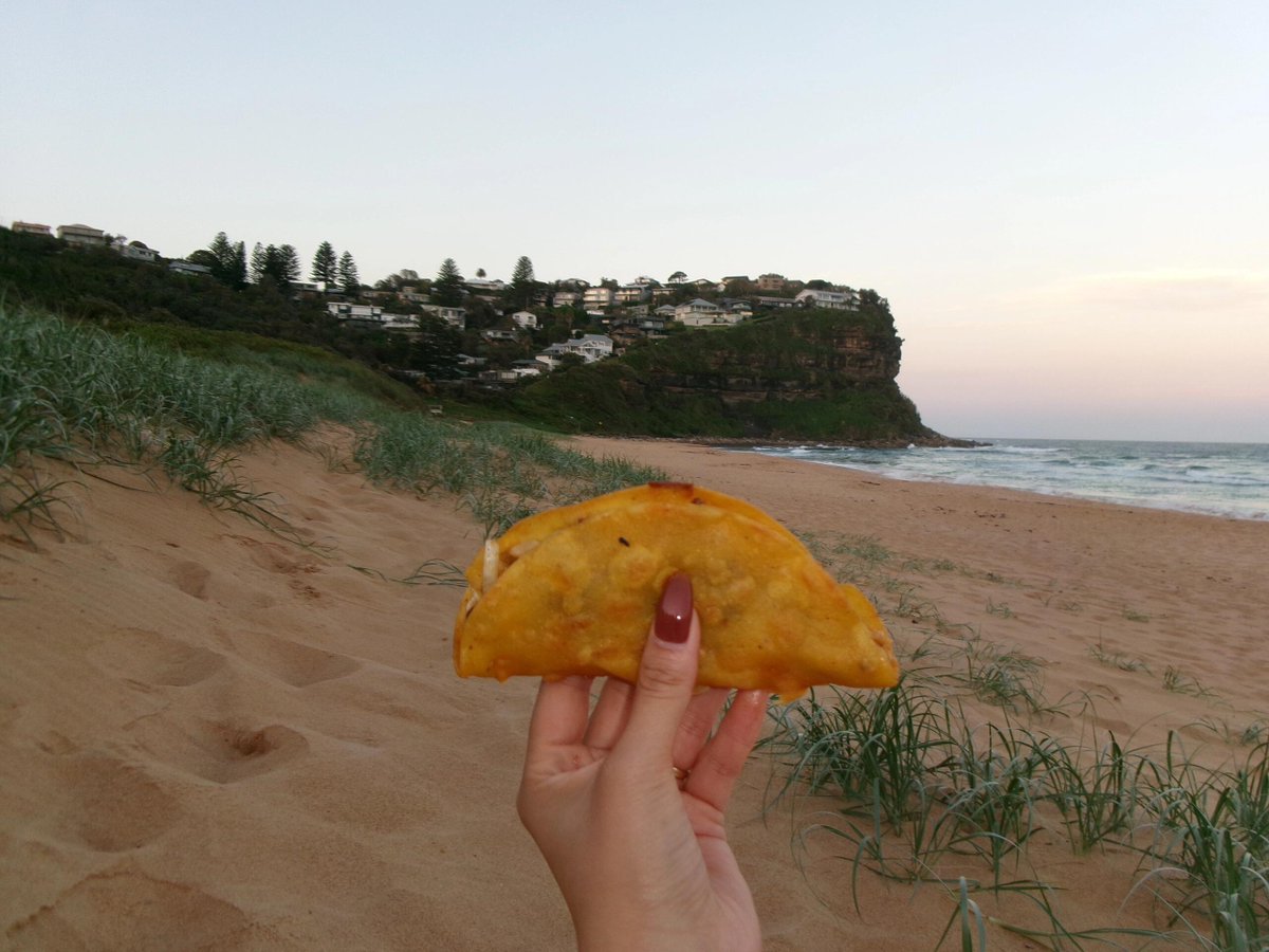 Emily129628's tweet image. It gets very excited every time I take it to the beach. #Dog #beach