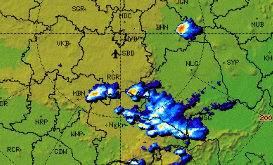 Hyderabadrains's tweet image. CRAZY THUNDERSTORMS IN SOUTH TELANGANA ⛈️🔥

As mentioned in the morning update, South Telangana is now gearing up for widespread thunderstorm activity.

Heavy to intense rainfall expected over parts of Nalgonda (west zones) and across Nagarkurnool  with chances of non-stop