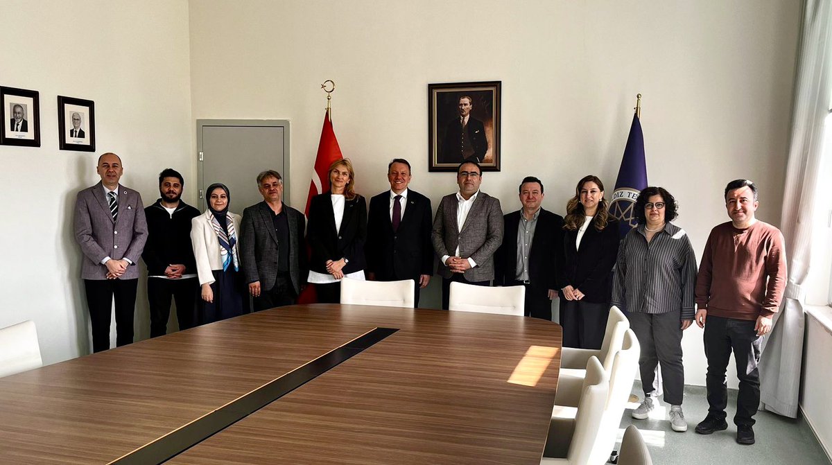 iibf_ytu's tweet photo. Krakow Ekonomi Üniversitesi Rektörü Prof. Bernard Ziębicki ve Rektör Yrd. Prof. Katarzyna Sanak-Kosmowska’yı fakültemizde ağırladık. Kurumlarımız arası iş birliği fırsatlarını değerlendirdiğimiz bu verimli ziyaret için kendilerine teşekkür ederiz. 🤝 @eyupdebik 
@ysehitoglu https://t.co/ws19Sv1w49