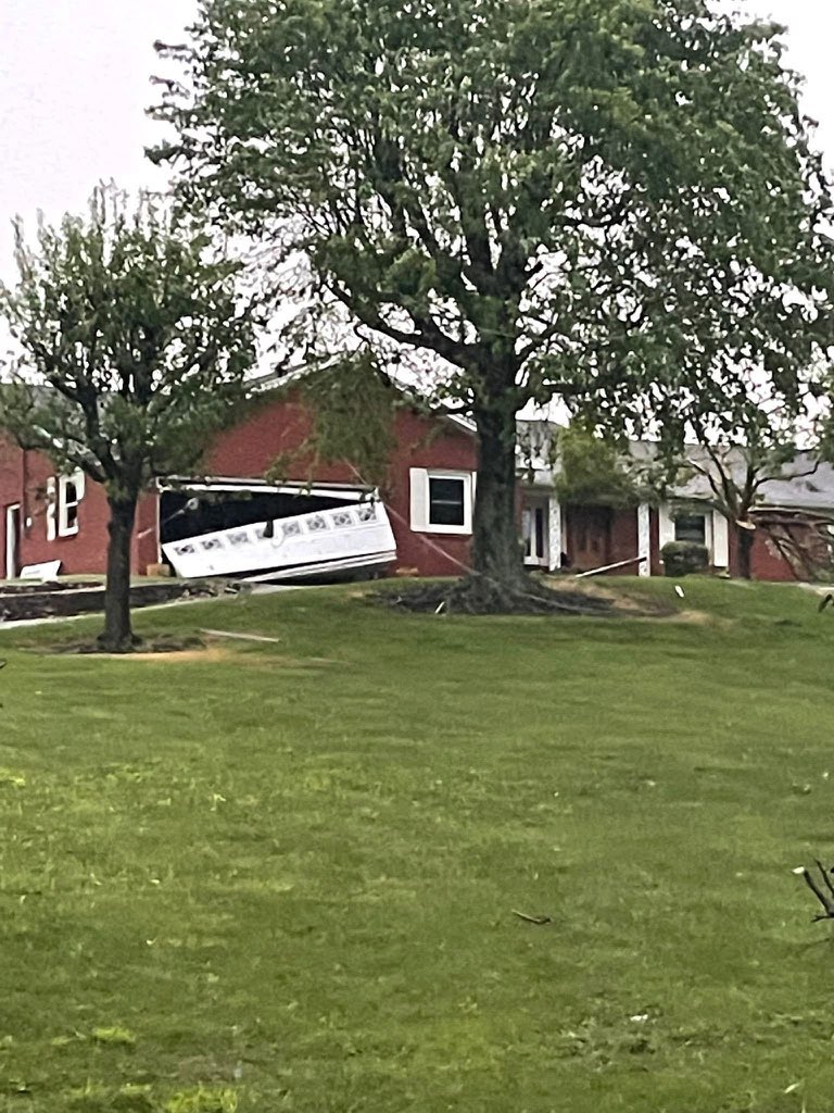 TheLastHopeUSA's tweet image. Near Columbus, Indiana after Tornado touched down last night. Homes damaged, power outages and trees down. 
#Tornado #Indiana