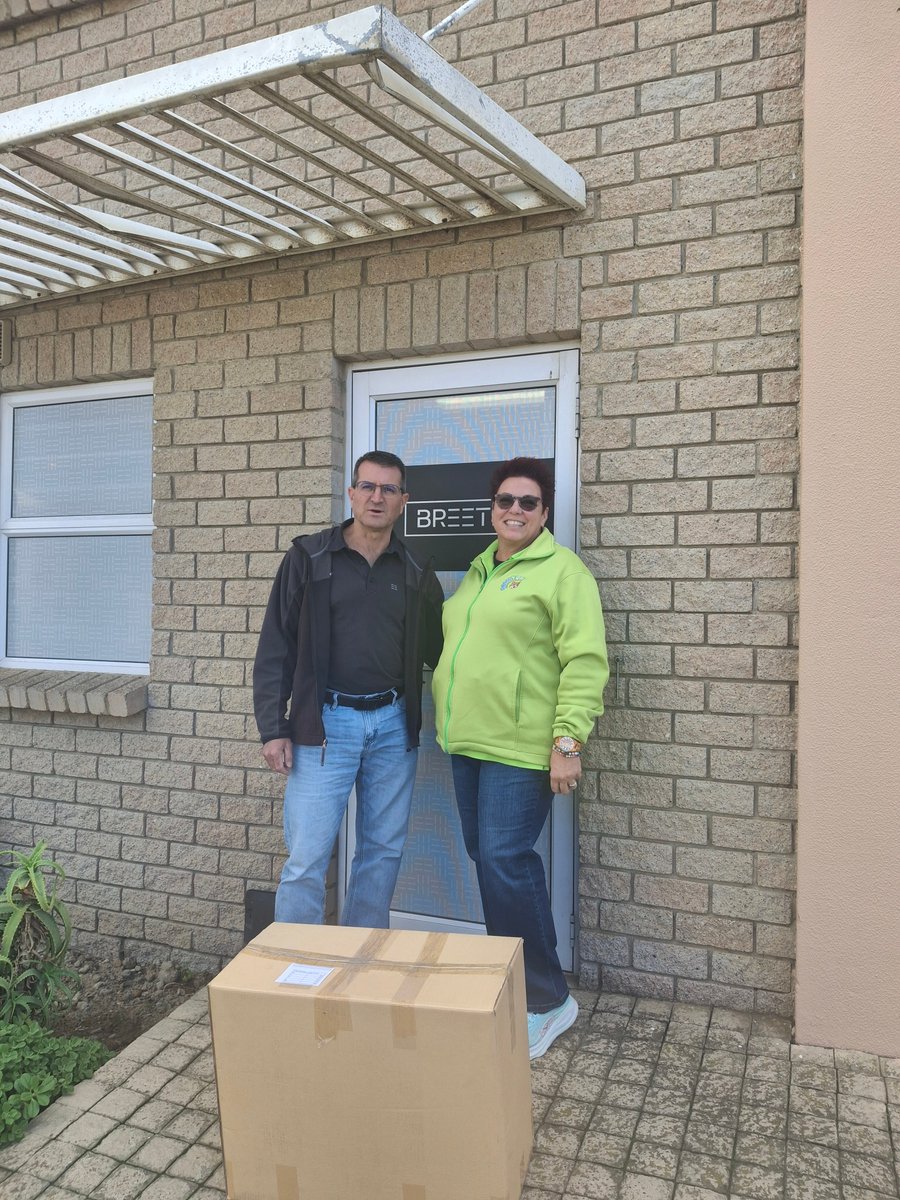 hallitrust's tweet image. Thank you BREETH for donating socks to families in need 💚

A small item, but one that brings warmth, comfort, and dignity where it is needed most.

#ThankYou #CommunitySupport #MakingADifference