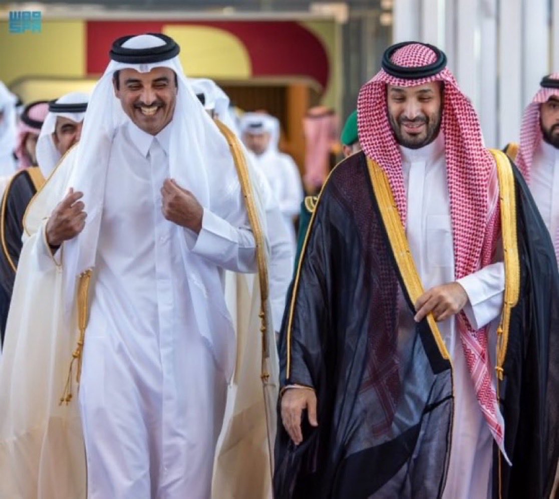 jallab80's tweet photo. فيديو 

سمو الامير المفدى يصل الى جدة وفي مقدمة مستقبليه سمو ولي العهد السعودي 🇸🇦🇶🇦 https://t.co/5PRAvNlyvO
