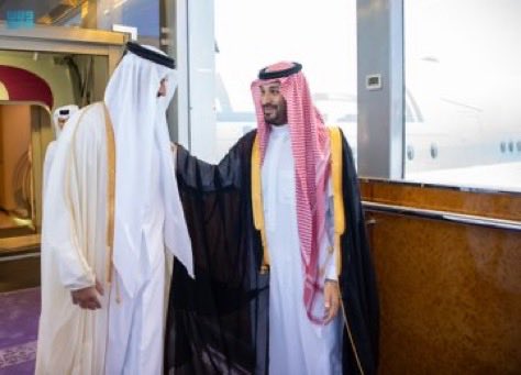 jallab80's tweet photo. فيديو 

سمو الامير المفدى يصل الى جدة وفي مقدمة مستقبليه سمو ولي العهد السعودي 🇸🇦🇶🇦 https://t.co/5PRAvNlyvO
