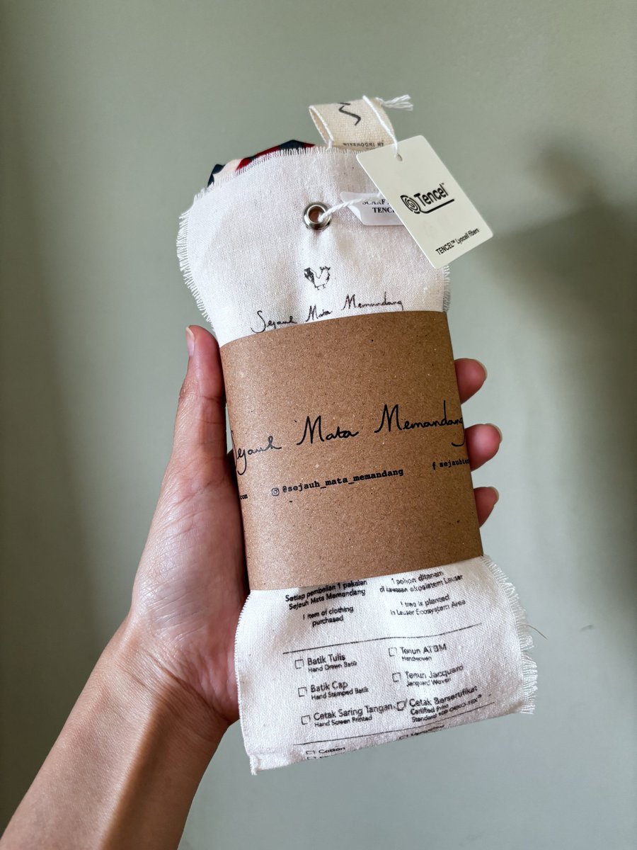 vantiii's tweet photo. Akhirnya dapet juga Scarf Ayam ini dari Sejauh Mata Memandang. Buru gaes mumpung restock di official storenyaaa

Tadi sisa 8 pcs aja

https://t.co/tDiPyqr7H9 https://t.co/l8ad4vDLZS