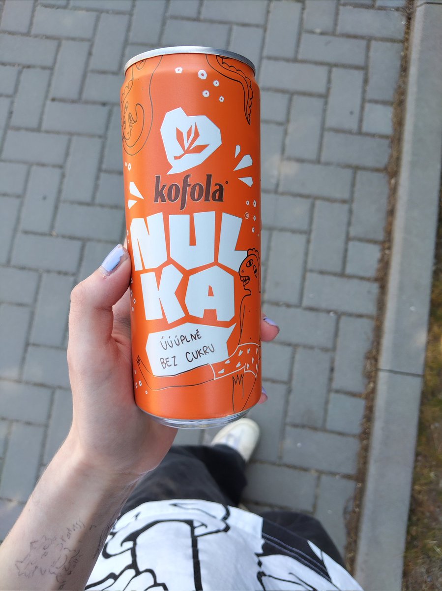 nikol 🦭 tweet media