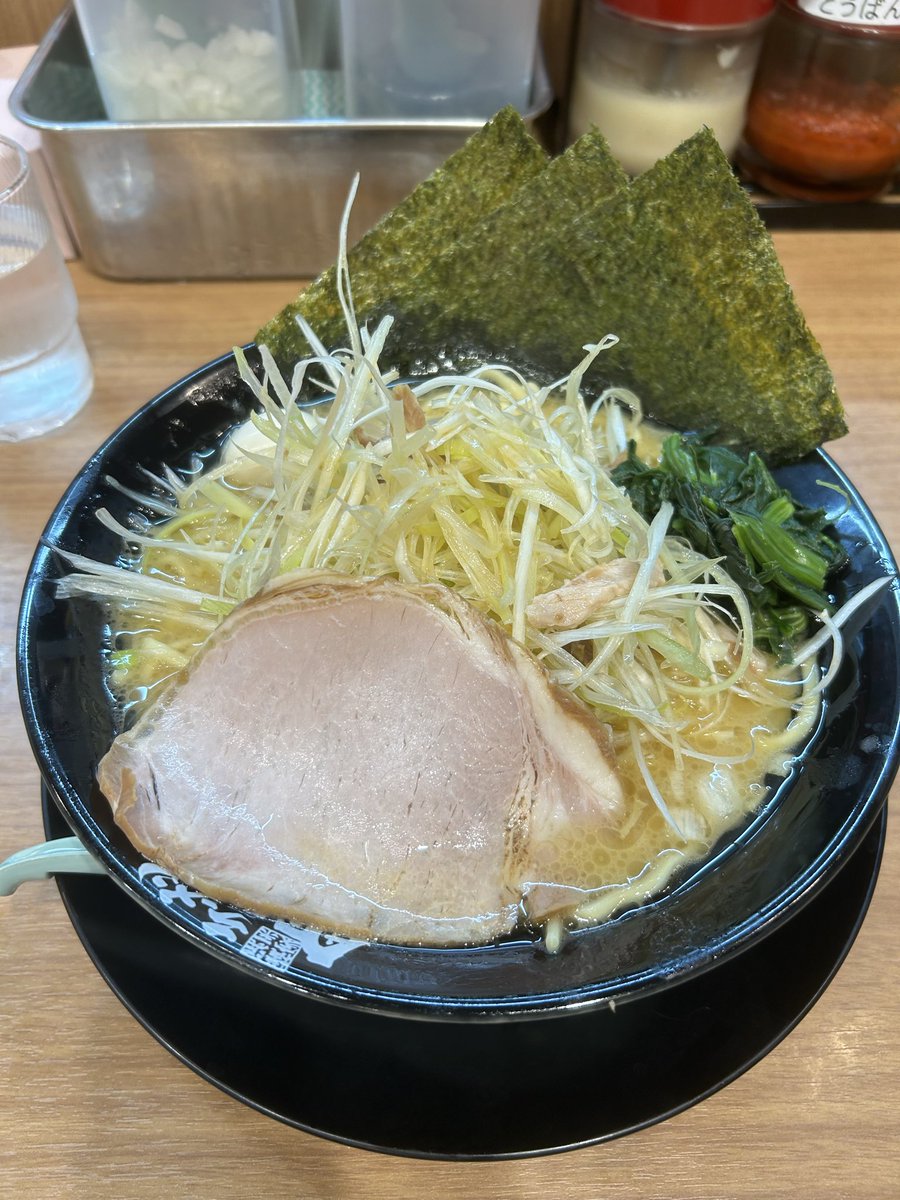 世間は明日祝日らしい😃
なぜか大学がある😇
頑張ります💪
あと友達と町田商店行ってたよ😋