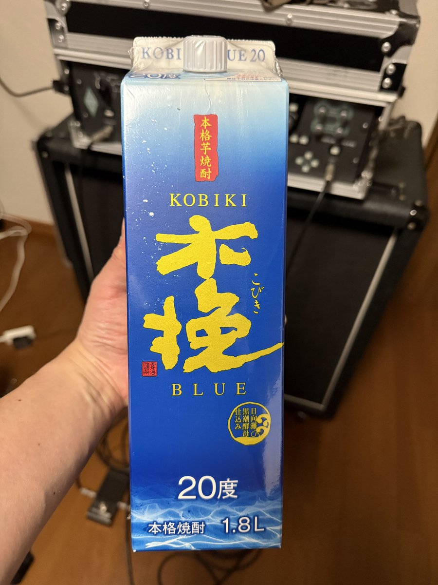psychotak's tweet photo. 初めて新パッケージ来た！
#木挽BLUE 
#雲海酒造 
#今日もAmazonありがとう https://t.co/urhtC93sNR