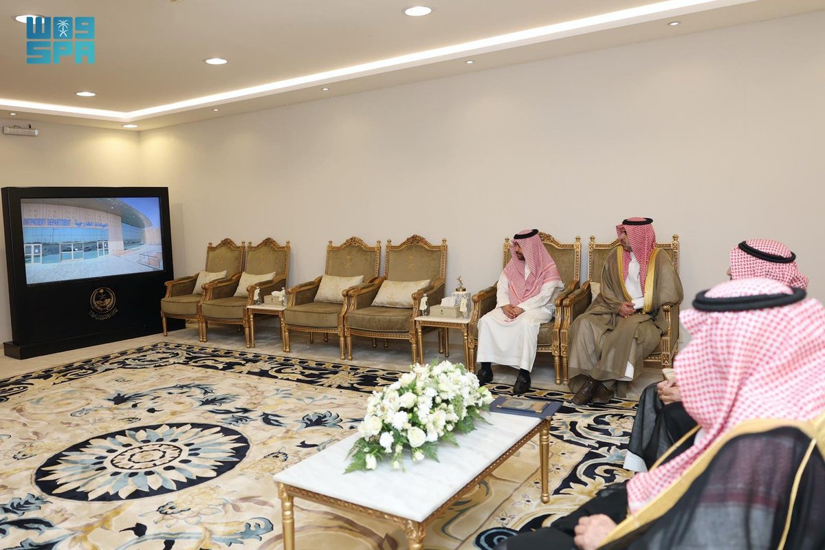 SPAregions's tweet photo. الأمير جلوي بن عبدالعزيز يطلع على مشروع مستشفى جامعة نجران.
https://t.co/MEc4VlpSCi
#واس https://t.co/6v3GCMbdD3