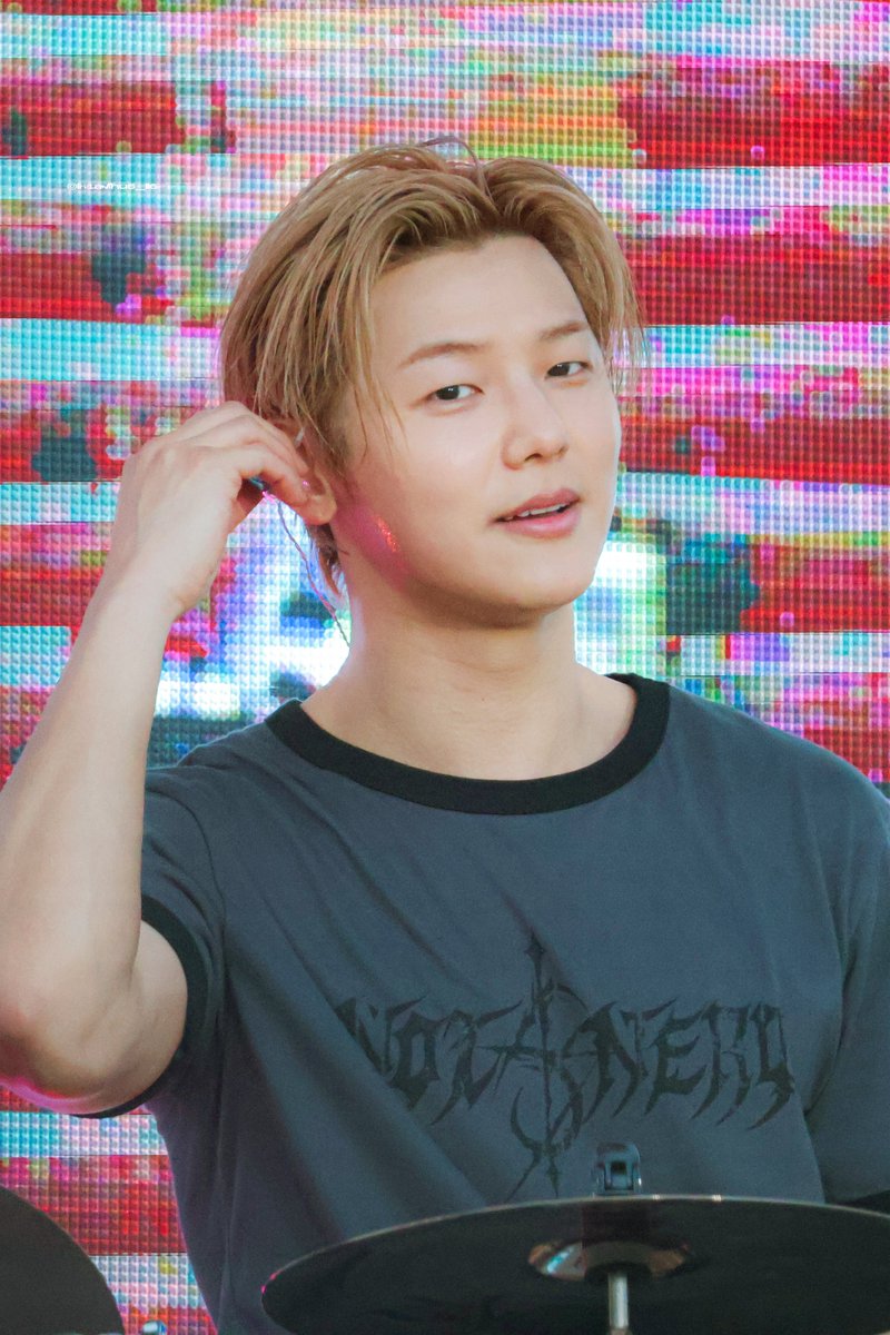 𝙇𝙞𝙨𝙞𝙖𝙣𝙩𝙝𝙪𝙨 tweet media