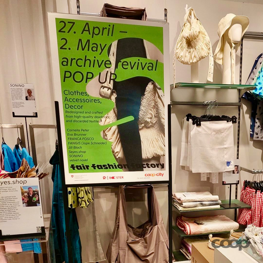 coop_ch's tweet photo. Coop zeigt im Archive Revival Pop-up-Store bis am 2. Mai, wie Upcycling im Textilbereich umgesetzt werden kann - mit nicht mehr benötigten Coop-Textilien. Sie sind erhältlich im Coop City am Marktplatz in Basel. Mehr ➡️https://t.co/j4LjR69ofU #tatenstattworte #CoopCH https://t.co/y1IezPZD5I