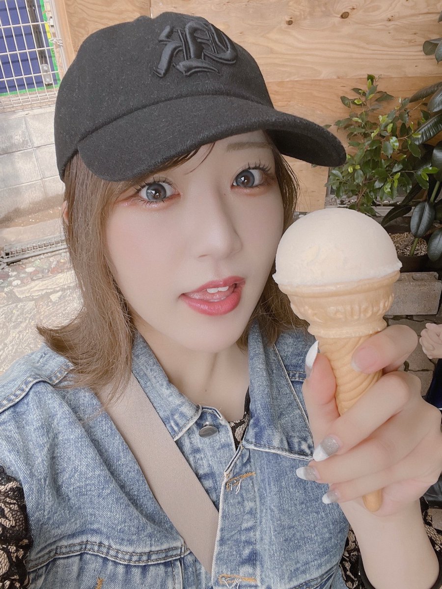 閃牙りな tweet media