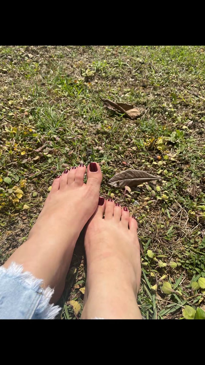 _ganurb_'s tweet photo. Impossível dizer q é feinho 🌚😍
#feetfetısh #feet #feets #feetworshi̇p #pes #money https://t.co/bveQjkKYsF
