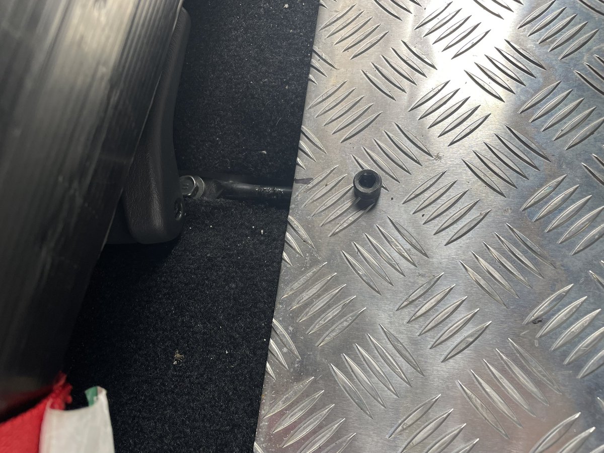 じぇー tweet media