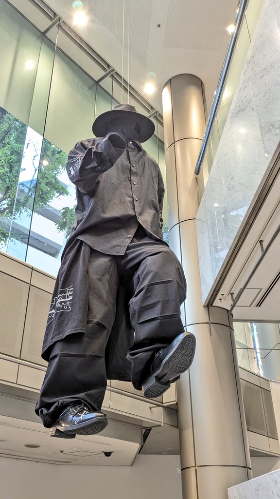 存在感ある黒い人