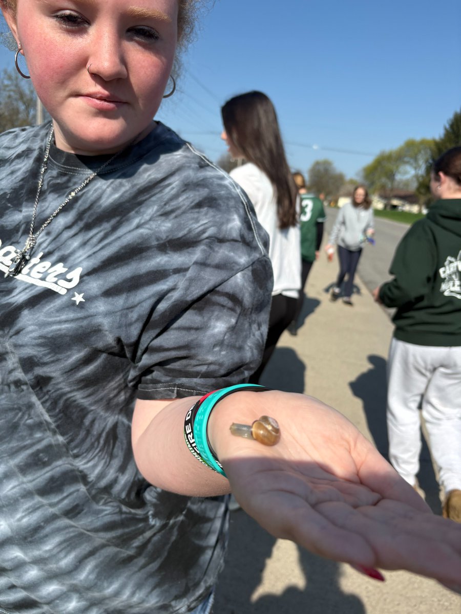 avon_central's tweet image. Earth Day was last week and in honor of the occasion, students in Mrs. Lorrie McLaughlin’s Earth science class headed out on campus and the nearby #Avon Nursing Home to pick up trash!