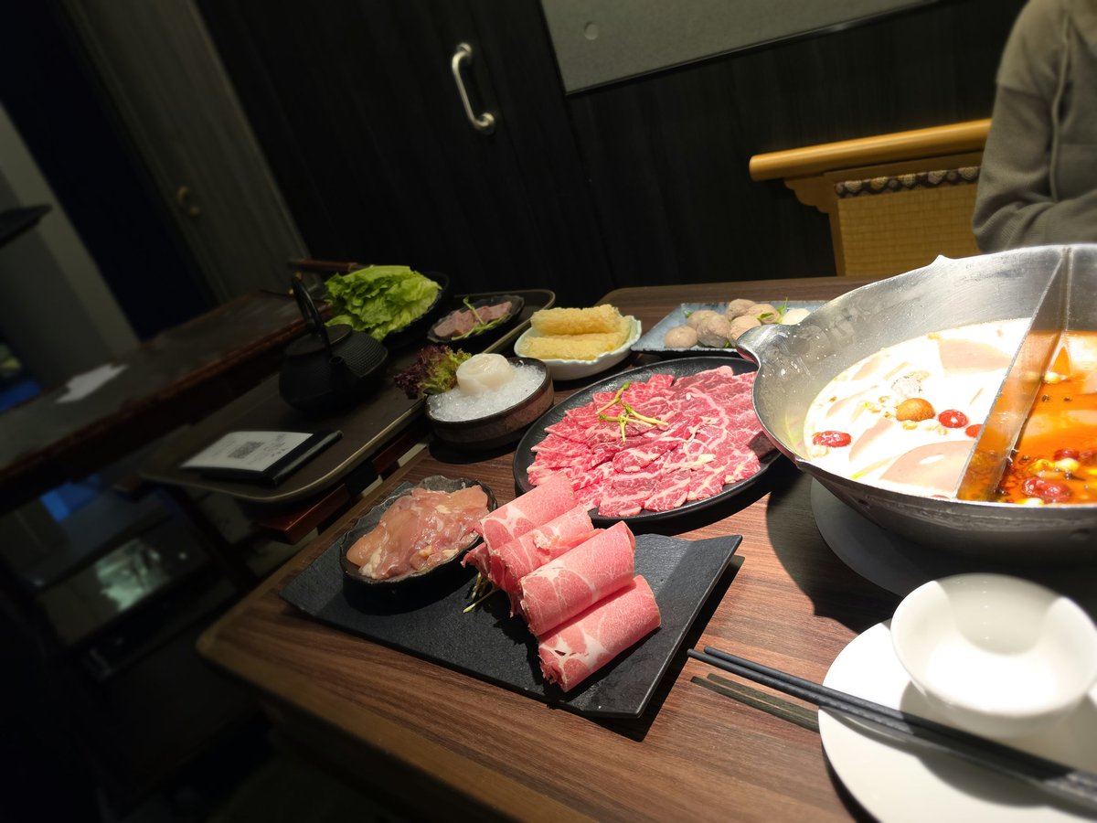 Leo_Tsonus's tweet photo. TIME TO MEET VTUBERS INTERNATIONALLY!

Hotpot with @MoonElvaVT https://t.co/XWJgQvMeb1
