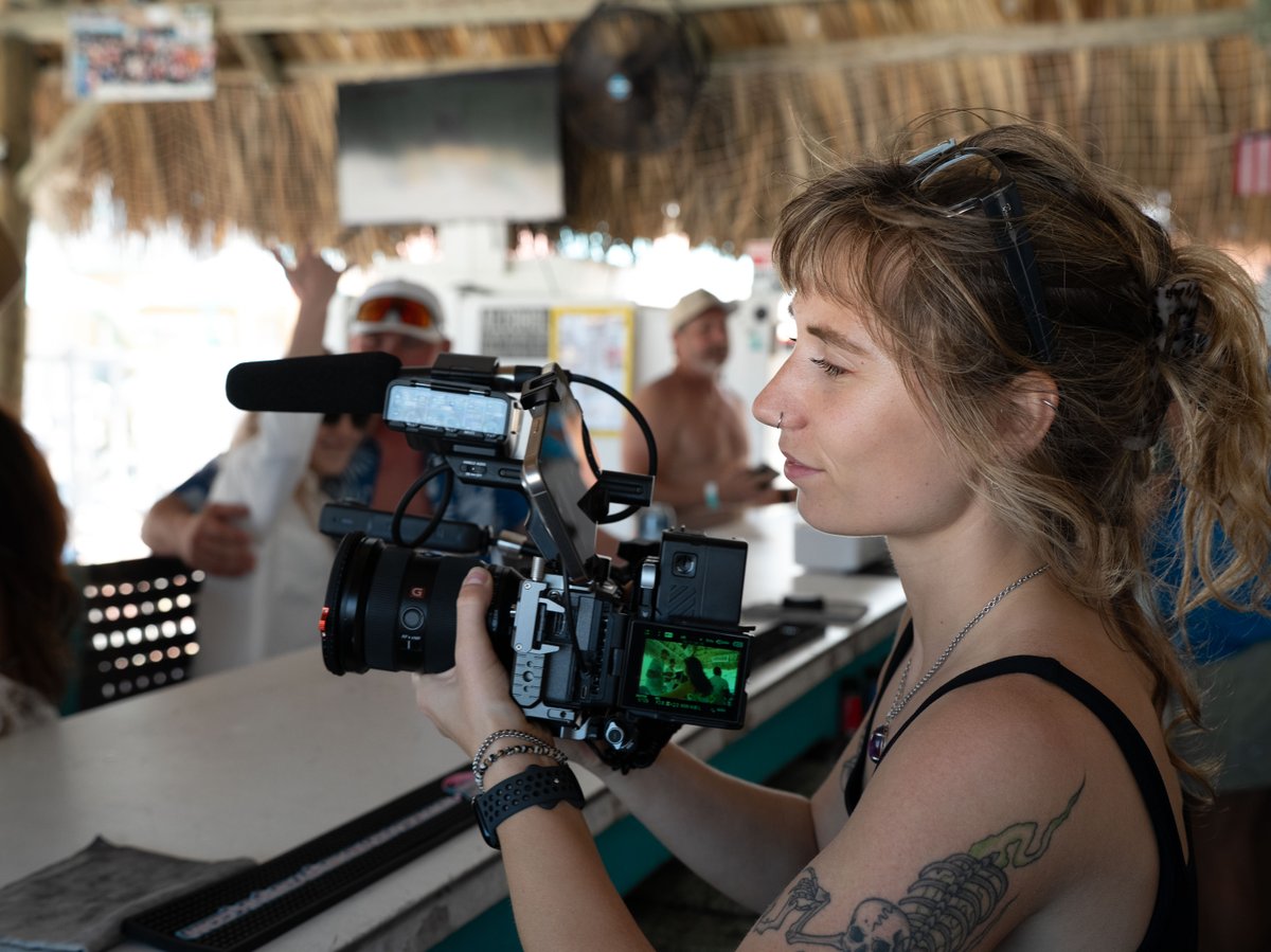clearvismedia's tweet photo. Focused on every detail 🎥🌴
Behind the scenes capturing authentic moments and coastal energy while producing a commercial for Plaza Beach Resorts. This is where storytelling meets strategy—bringing the guest experience to life, frame by frame.

#PlazaBeachResorts #StPeteBeach https://t.co/tvz4bb23Fb