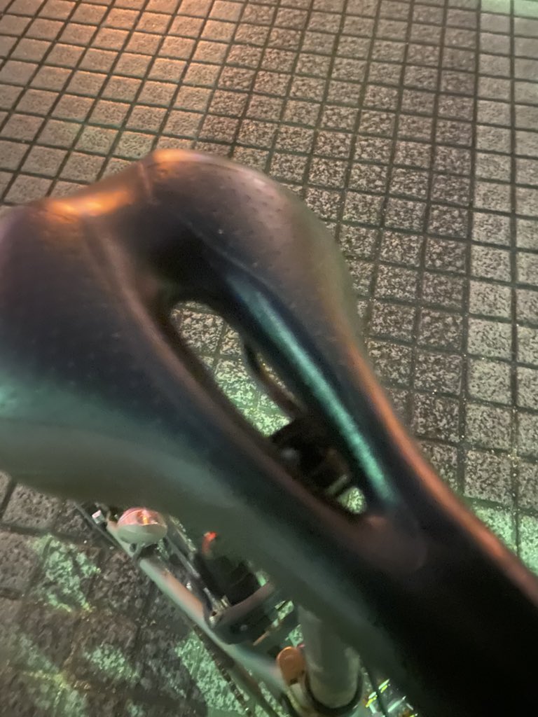 汚いカーテン tweet media