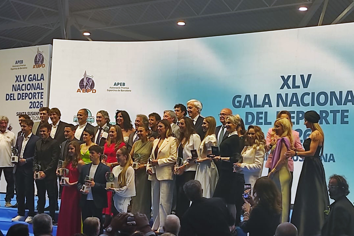 BurgosDeporte's tweet photo. Representación burgalesa de la APDB en la Gala Nacional del Deporte @ApdBurgos 
https://t.co/5tNMSQ3BpL https://t.co/pan2BHLiRK