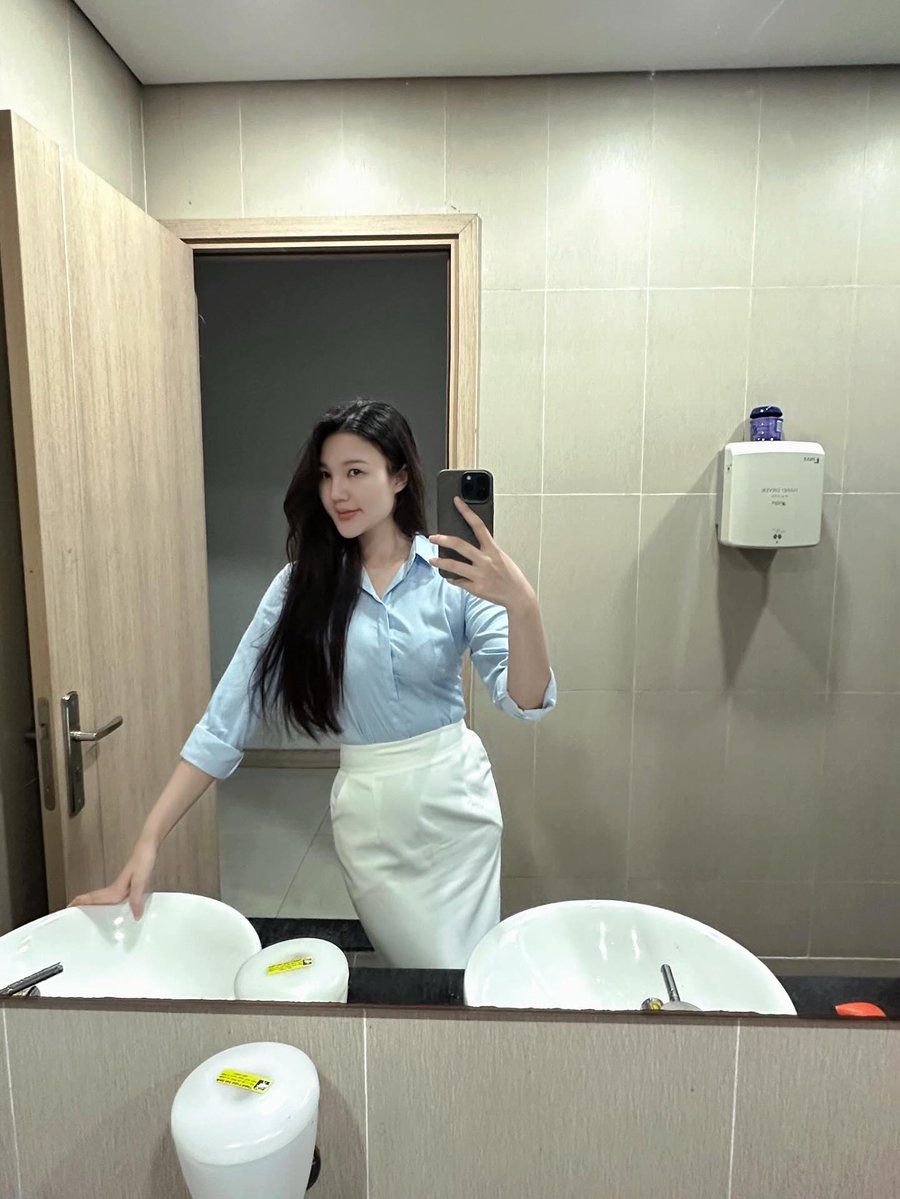 Mỹ Lan tweet media