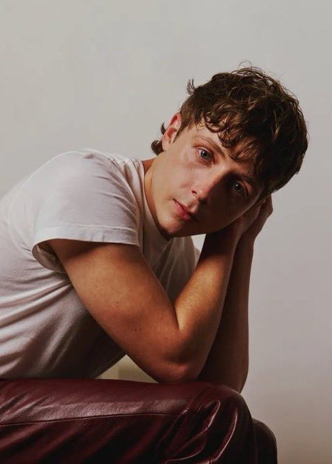 meg ⋆.˚ tweet media