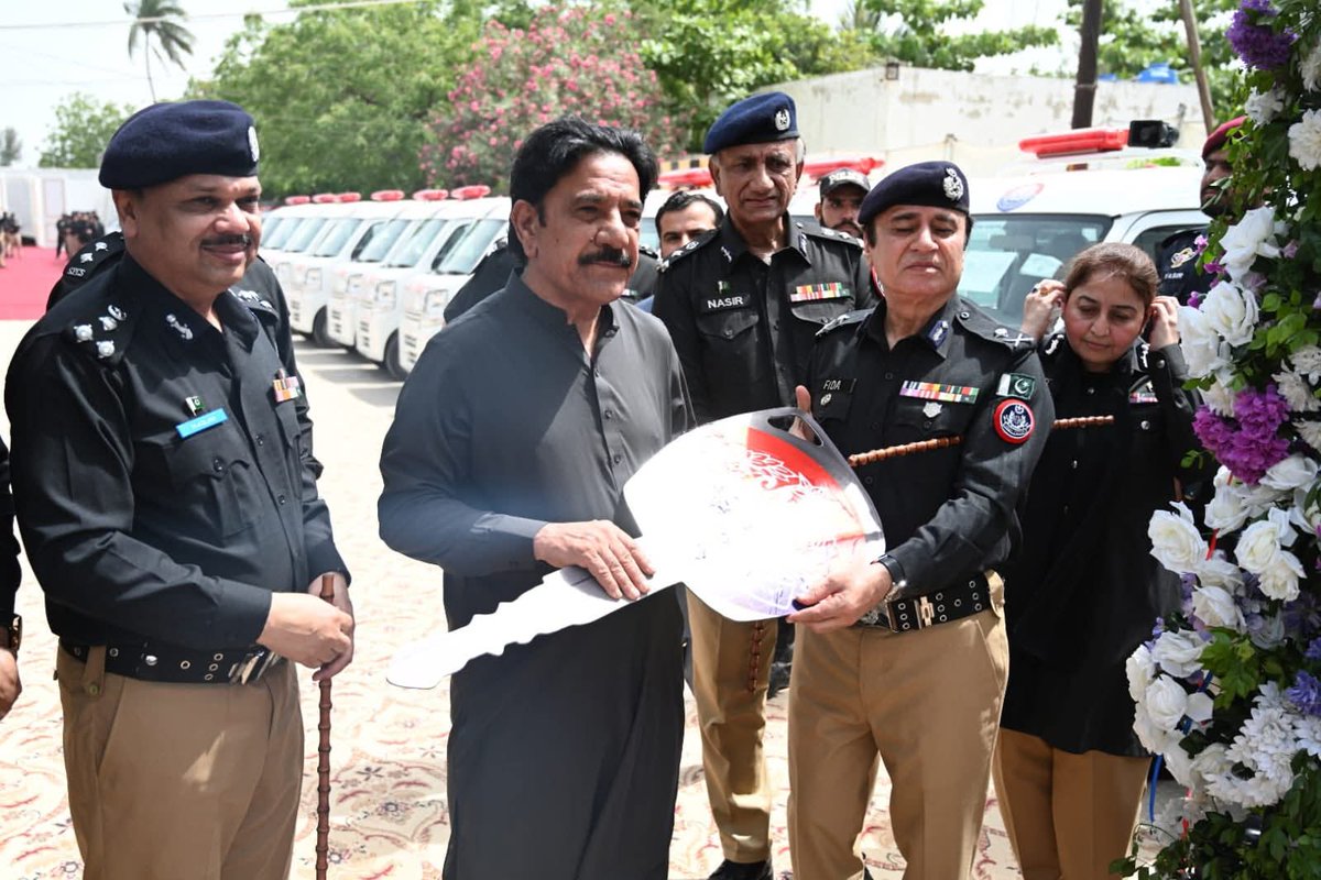 FaheemSattarDal's tweet image. Sindh strengthens prison reforms under @HajiAliHassanZ with new operational vehicles, enhancing security, timely inmate transport, and service delivery—advancing efficiency, accountability, and public safety. 
#Sindh