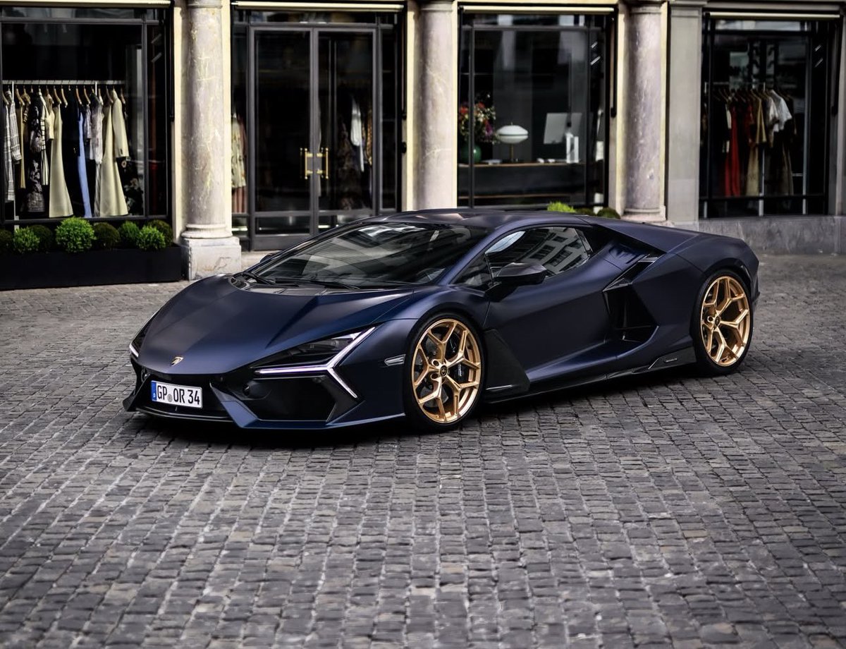 Lamborghini Club tweet media