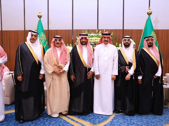 Mujarry1's tweet photo. في زواج محمد إبن شقيقي عبدالله الذي أقيم بقاعة سراج الأحد الماضي ..سعدنا بمشاركة أصحاب السمو الامراء والمعالي والسعادة والاصدقاء والمعارف وزملاء الاعلام..كانت ليلة جميلة ورائعة اكتملت بلقاء الأحباب.. https://t.co/PqCFqLA0qF
