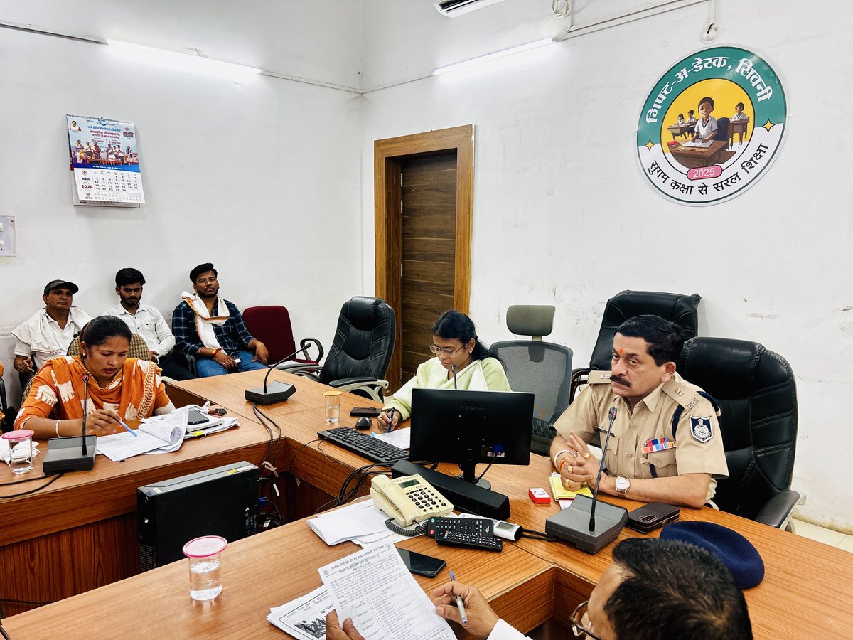 DSYW_Seoni's tweet image. 🔥 Mobile छोड़ो… मैदान पकड़ो! | #Aaroh2026

1–31 मई | Summer Sports Camp 🏆
⏰ 6–8 AM | 5:30–7 PM

⚽🏑🤼🥋🧘 कई खेलों का प्रशिक्षण

📝 Last Date: 7 मई | ₹11 (Online)

🎯 22 दिन = T-shirt + Certificate

👉 इस बार टाइमपास नहीं… Game On! 💪

#Seoni #SummerCamp #FitIndia @DSYWMP