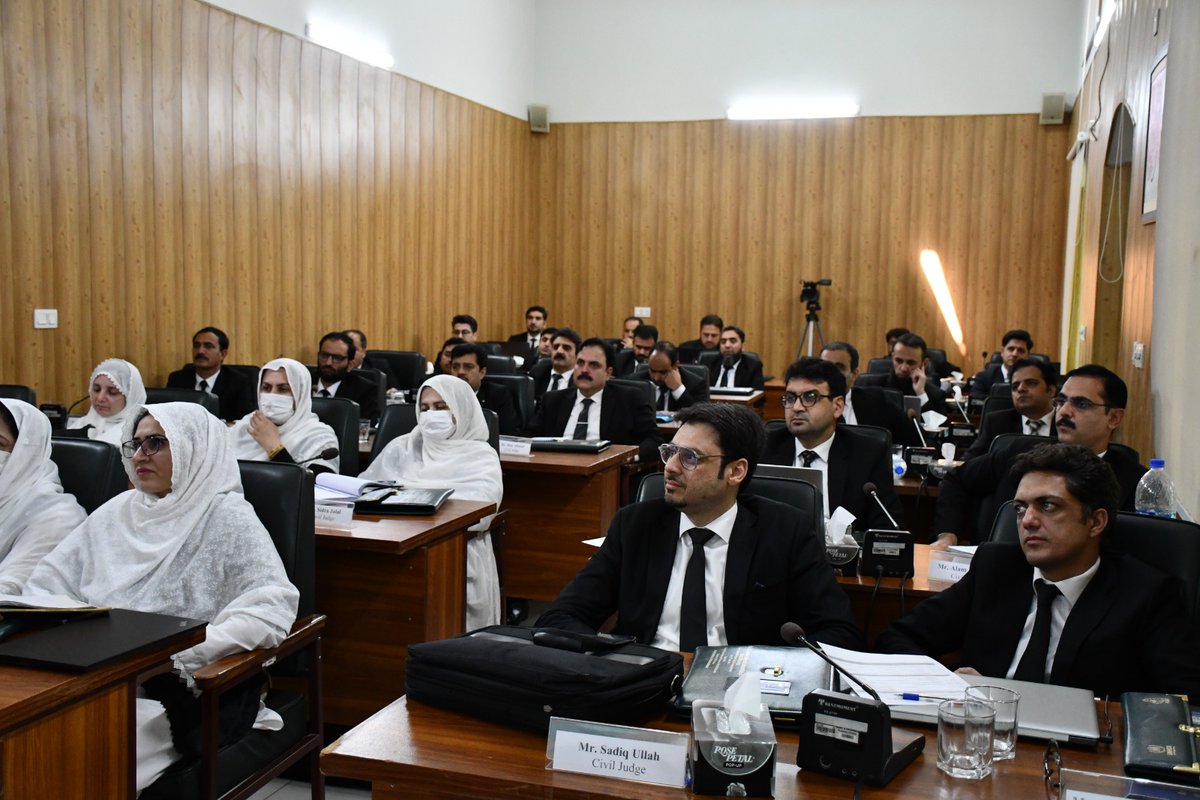sharp_pak's tweet image. SHARP, in collaboration with UNHCR, organized a one-day capacity-building workshop for Judicial Officers at KP Judicial Academy (KPJA), Peshawar. 

#SharpPakistan #UNHCR #Judicial #humanrights #civiljudge #capacitybuilding #collaboration #Peshawar #UNHCRPakistan