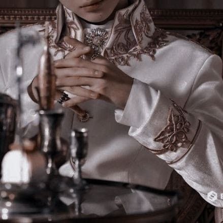 aesthetictw_'s tweet image. #aesthetic #royalty