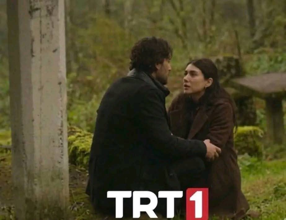 AmalSouN's tweet image. ايسو زعلان إن هو وفاطمة بيناموا في بيت مختلف كل يوم...
عادل وأسما في عالم موازي:
ورشة - غابة - خرابة - غرفة كلها حجر وخشب-  مطار    
 (يوميات كابل الفئران)                                      
 #tasacakbudeni̇z  #trt