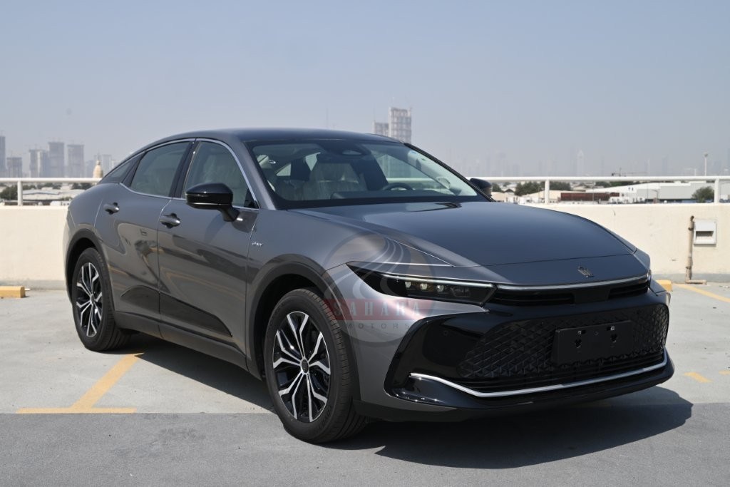 FzeSahara's tweet image. 2026 TOYOTA CROWN HYBRID PREMIUM 2.5L5-SEATER AUTOMATIC
Contact Us
Email - hari@saharamotorsfze.com
Call/WhatsApp -+971542893440
Product Link - saharamotorsfze.com/listing/2026-t…
WhatsApp Link - wa.me/971542893440
For More Info - saharamotorsfze.com 
#ToyotaCrown #Crown2026 #Hybrid