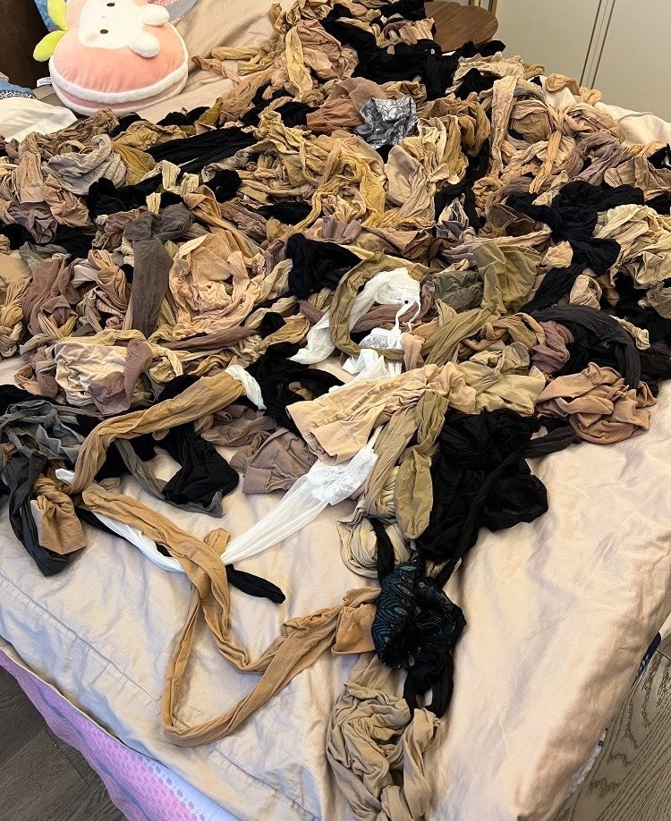 Pantyhose Nerd tweet media