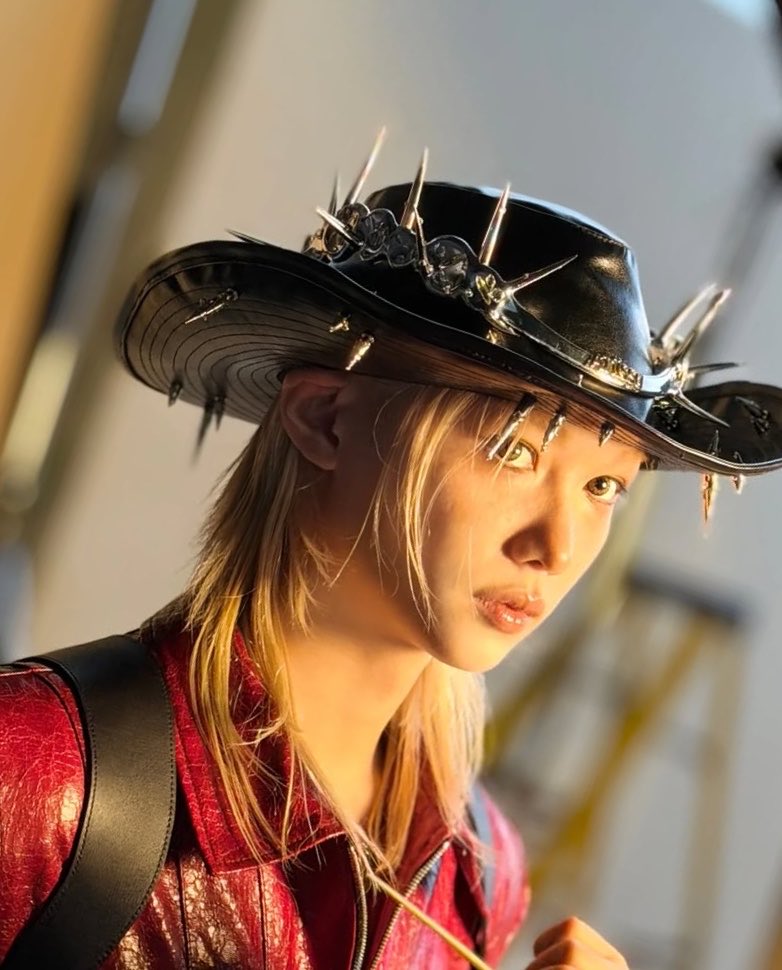 angelbok tweet media