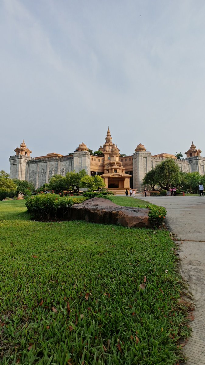 IshanWankhade's tweet image. Photography ft. Thailand ✨
• Amata Castle, Chon Buri

5/n
#ShotOnSnapdragon