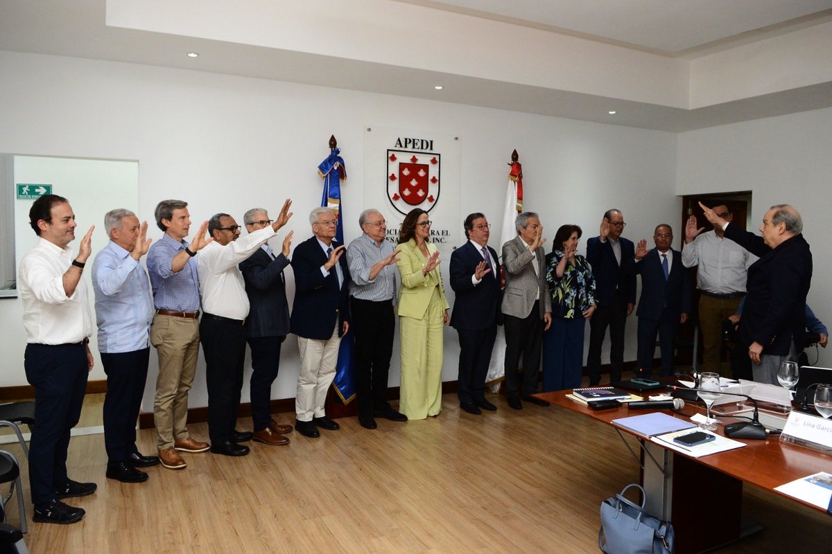 APEDIRD's tweet photo. Histórico 👏

La Asociación para el Desarrollo, Inc. (APEDI) elige a Lina García Almánzar como su primera mujer presidenta (2026-2028).

Un paso firme hacia el fortalecimiento institucional y el desarrollo sostenible de Santiago de los Caballeros y la República Dominicana 🇩🇴 https://t.co/IRuVp6kMHt