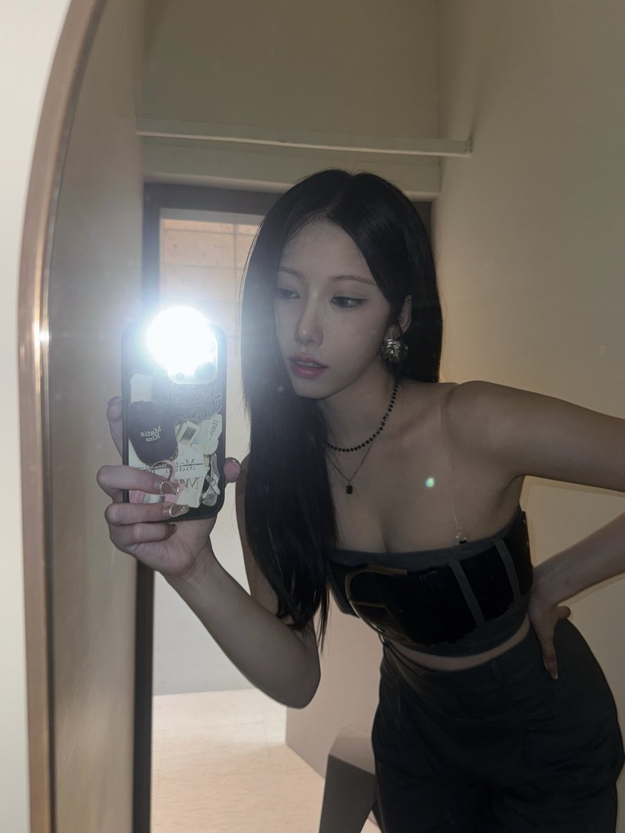 geeniusofficial's tweet photo. #미로속으로

Gray &amp; black vibes👽

#지니어스 #Geenius
#안다미로 #Andamiro #アンダミロ https://t.co/vU4THo7W0H
