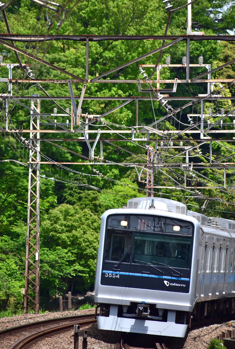 H22modelbuilder's tweet photo. 快速急行として走る3000形1次車と新緑

今後貴重になりそうなカットですね。 https://t.co/90gUztUX7H