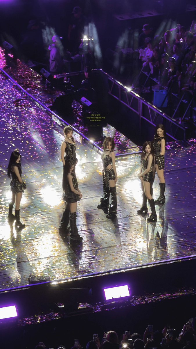SunshineKSun's tweet photo. ughh i miss u guys
#IVE #SHOW_WHAT_I_AM https://t.co/yLu0aMZcBT