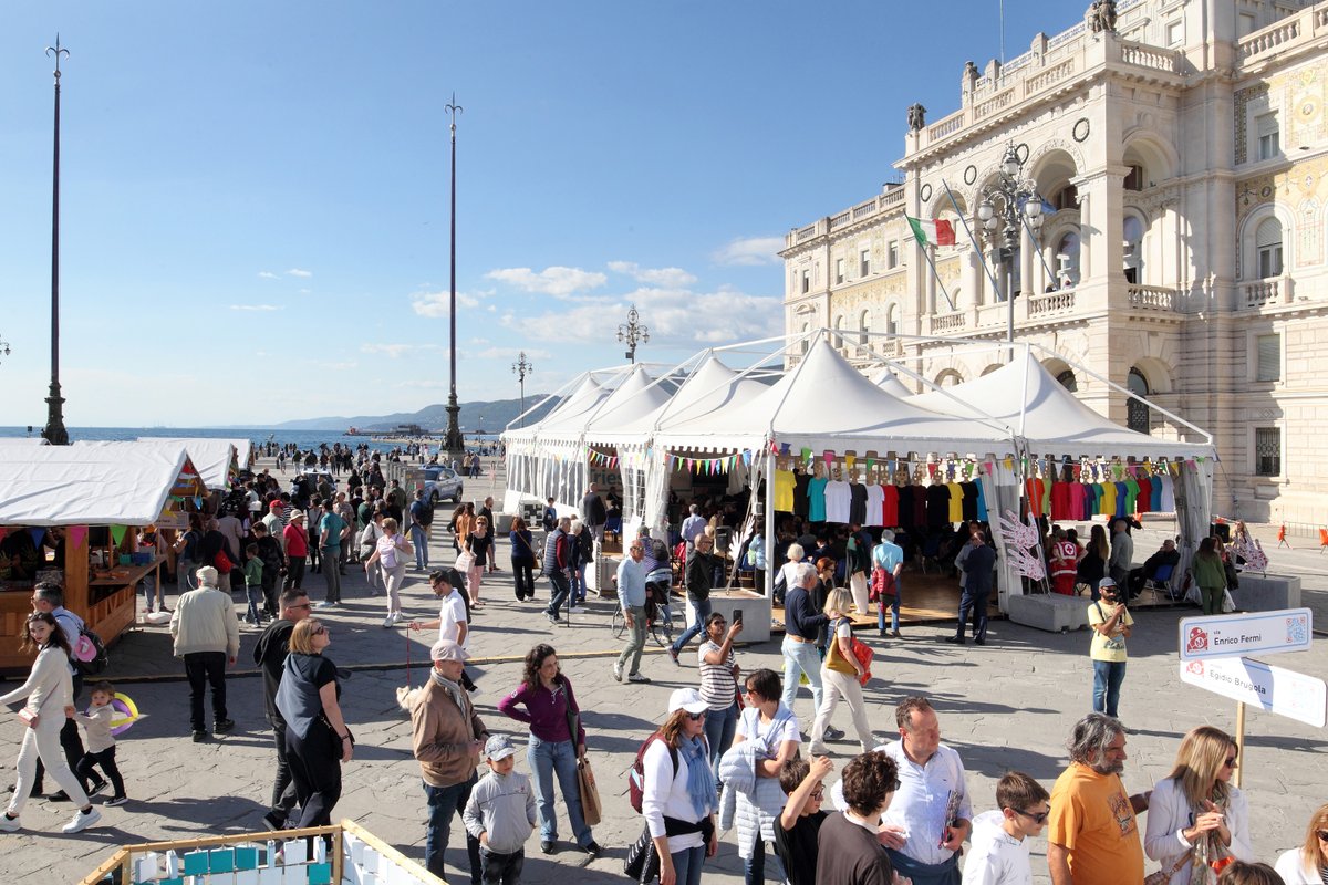 futuranet_it's tweet image. 🛠️ Maker Faire Trieste 2026: 9-10 maggio in Piazza Unità. 450 maker da Europa e Asia, ingresso gratuito. Robot, domotica, game design e Fanta Maker in programma. Info: ei.futuranet.it/2026/04/28/tor…

 #makerfaire #trieste #maker #futuranet #elettronicain #elettronica