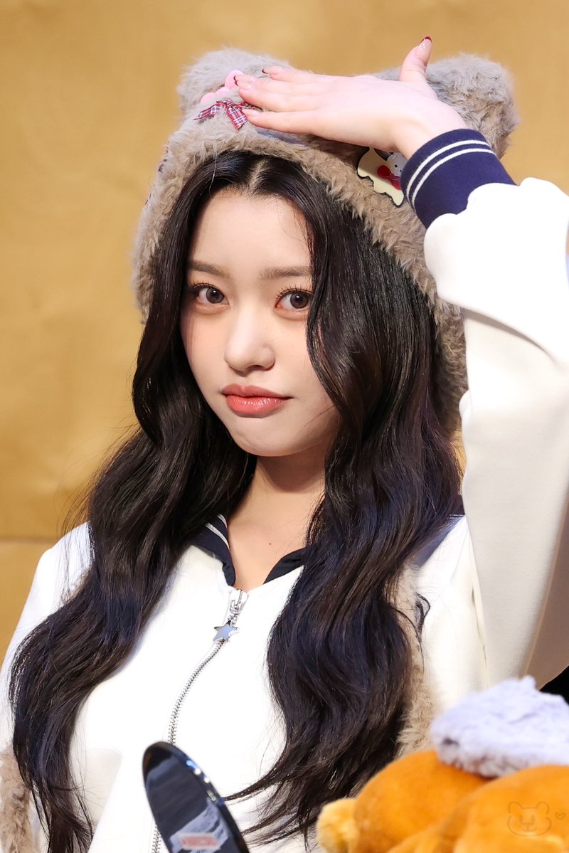 Ray_CSR's tweet image. 260410 MINIRECORD 대면 팬사인회 

두나 - #DUNA

#첫사랑 #CSR