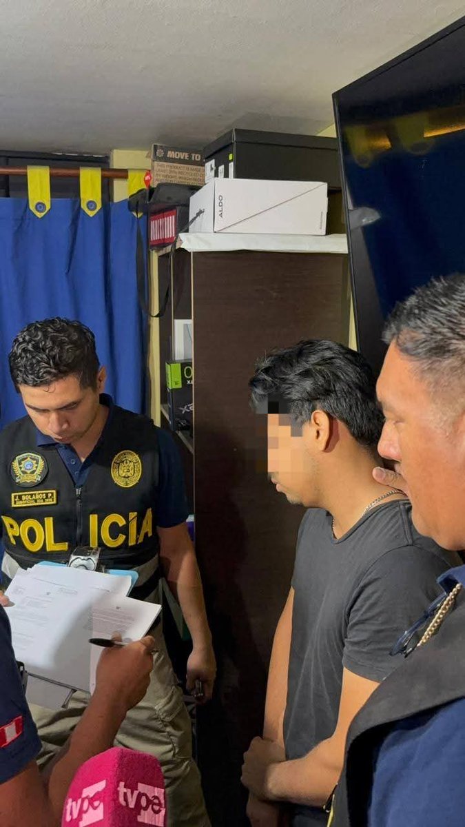 edisonral's tweet image. #Lima: 

PNP DESARTICULA RED DE EXPLOTACIÓN INFANTIL EN EL CERCADO DE LIMA 

*​En operación, la Policía Nacional ejecutó -esta madrugada- un contundente golpe contra la impunidad. 

​*Se detuvo a R. H. C. P. (26), presunto implicado en delitos contra la dignidad humana en la...