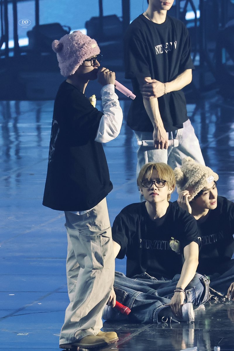 𝒅𝒅 tweet media