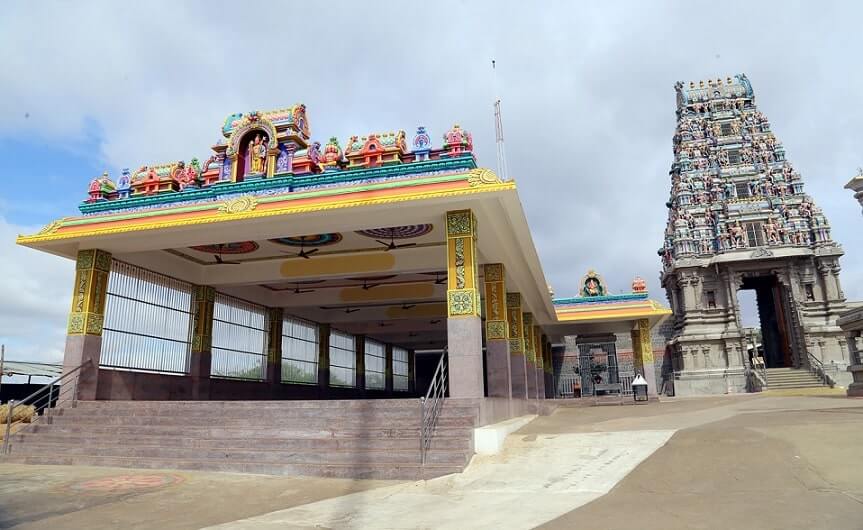 aanmeegamin's tweet image. சென்னிமலை முருகன் கோவில் - அதிசயங்களும் ஆன்மீகமும்! 🕉️🙏

✨ கந்த சஷ்டி கவசம் அரங்கேறிய புனித தலம். 🐂 1320 படிகளில் இரட்டை மாட்டு வண்டி ஏறிய அதிசயம் நிகழ்ந்த மலை. 
🌿 மூலிகைகள் நிறைந்த செங்குத்தான மலைப்பாதை.

👇 aanmeegam.org/temple/chennim…

#Chennimalai #Murugan