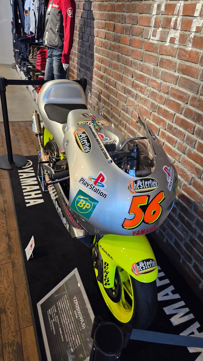 TZ125FM's tweet photo. 先日の #cofree の帰りに #56designNARA へ🚙💨
#YZR250 拝んできました🙏
ゴールデンウィークいっぱいの5月10日まで展示されてるそうですよー🙌 https://t.co/wbR94D79JD
