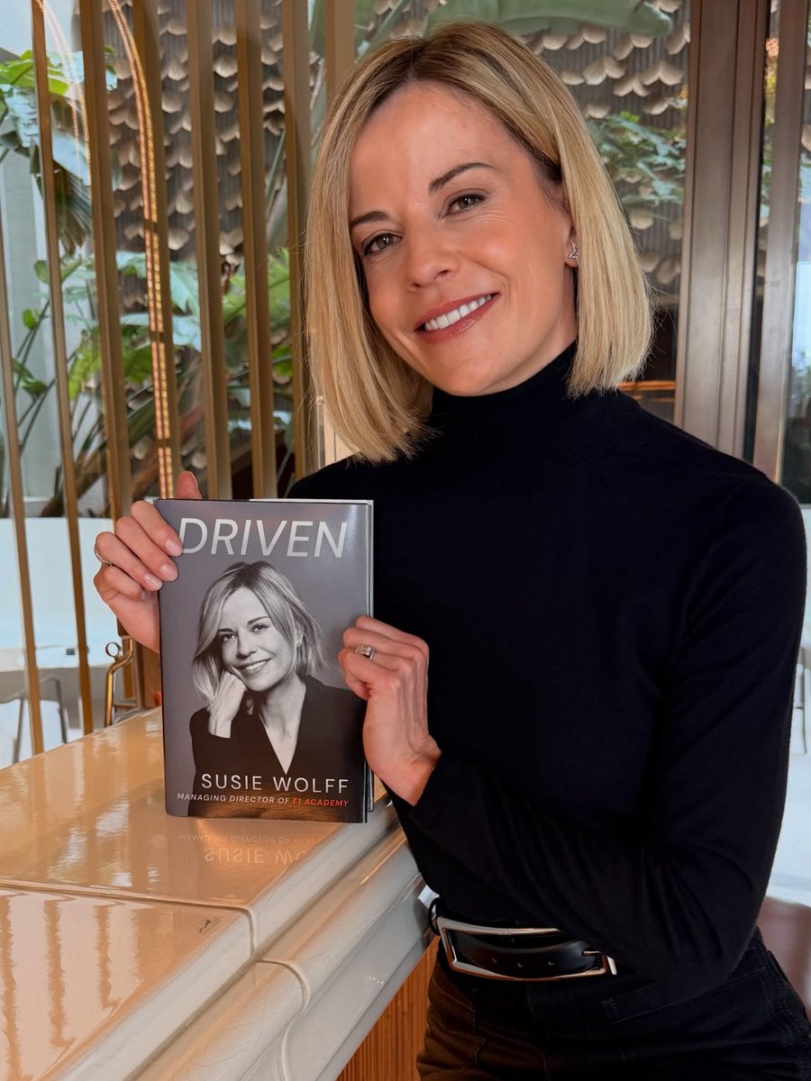 SORTEIO! 📚🏁

A Mercedes Brasil ficou MALUCA (de novo) e (com o apoio da <a href="/HenryHolt/">Henry Holt & Company</a>) vai presentear DUAS pessoas com o Driven, a autobiografia da <a href="/Susie_Wolff/">Susie Wolff</a>. Sim, DOIS!

Pra participar, é simples:
1. SIGA a nossa página;
2. RETWITTAR este post;
3. Dar LIKE neste post;

Os