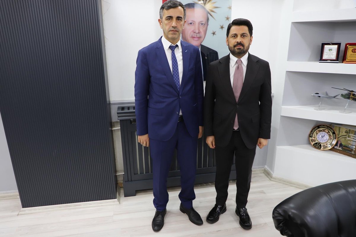 bingolistim's tweet photo. İl Sivil Toplumla İlişkiler Müdürümüz Nevzat DENİZ, Kamu ve STK İş Birliği kapsamında  Bingöl Adalet ve Kalkınma Partisi İl Başkanlığını ziyaret etti. Müdürlüğümüz ve Siyasi Partiler Kanunu çerçevesinde istişareler yapıldı, bilgi alış verişinde bulunuldu. Kendilerine teşekkür eder çalışmalarında başarılar dileriz. @TC_icisleri @icisleriSTi @bingolvaliligi @bingolakparti @yilmaz_seven @Nevzatdeniz1212