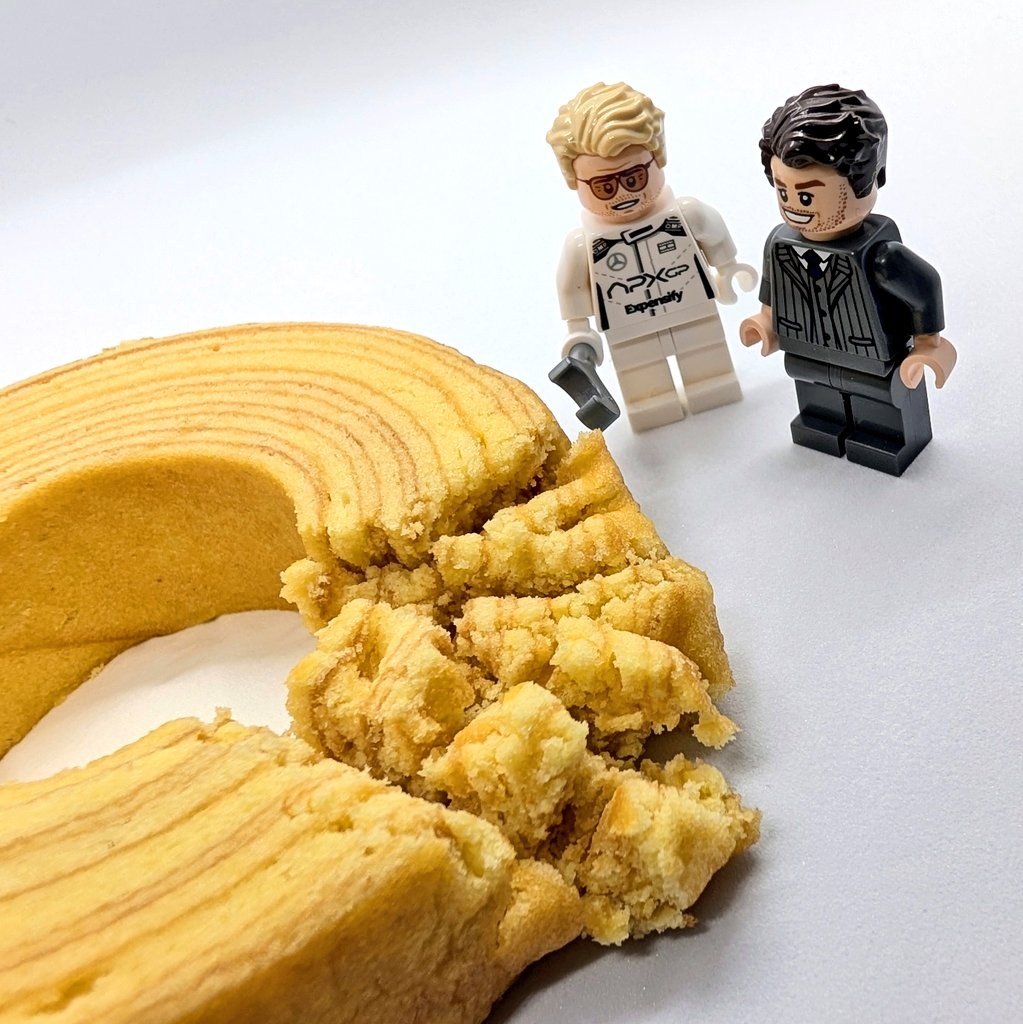 壮👔♠バームクーヘン

♠ いいか。次、昔みたいに俺にバームクーヘンを渡したら…..…こうなると思ってろ
👔 ヒッ😱 わ、わかった！大丈夫だ、今度は俺とお前で皆に渡そうな！！